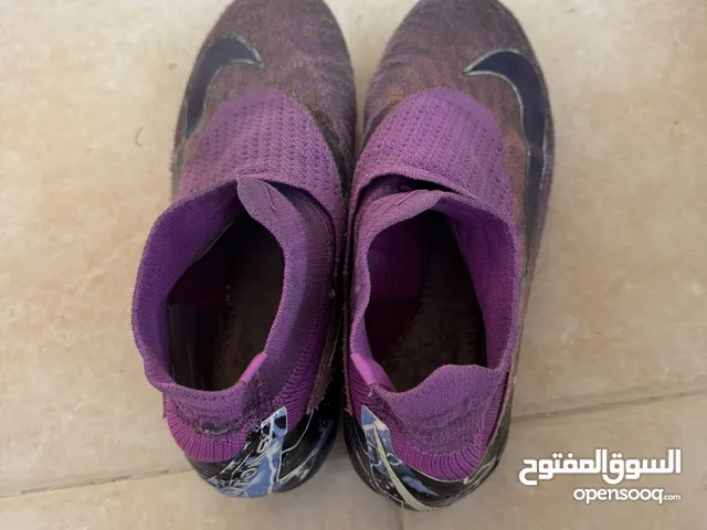 42 Sport Shoes in Zarqa