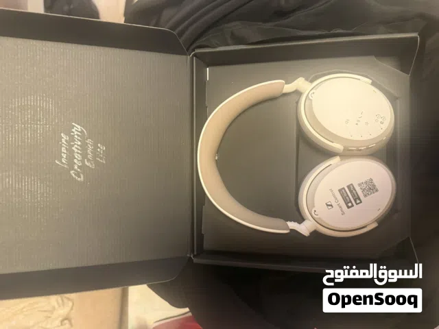 Sennheiser ACCENTUM Wireless (ACAEBT) headphones