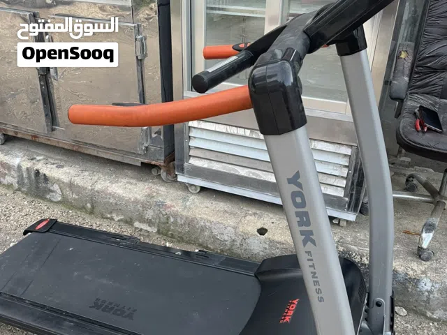 جهاز مشي رياضه جهاز رياضه لياقة ماركة York ميزة سرعة عالية وجك للرفع شغال مية بالمية فحص