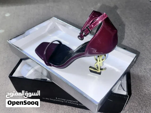Other With Heels in Muscat