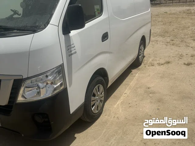 نيسان اورفان