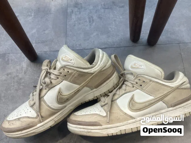 جوتي نايك مستعمل مافيه خراب بل جوتي ب15