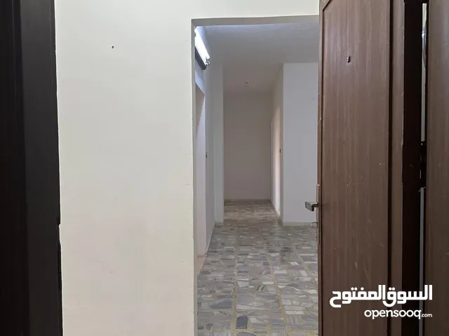130 m2 3 Bedrooms Apartments for Rent in Salt Al Balqa'