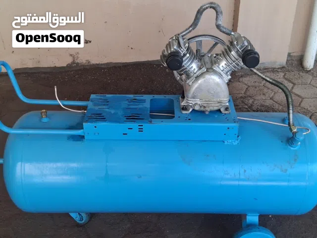 كمبريسر هواء.