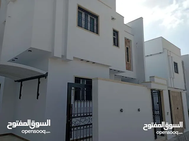 320 m2 More than 6 bedrooms Villa for Sale in Tripoli Ain Zara