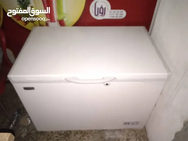 ثلاجه شبه جديد 110 وات حجم متوسط ب 140 الف