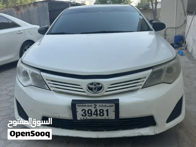 تويوتا كامري2015 بحالة ممتازة مواصفات خليجية 500,000 كيلو السعر قابل للتفاوض