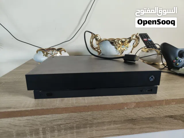 اكس بوكس ون اكس نظيف جدا مع الكرتونة