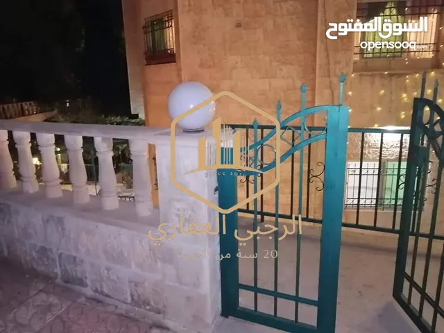شقة / للايجار / دوبلكس / شبه ارضي / مع حديقة / الجاردنز