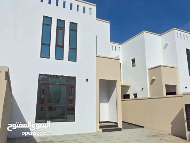 للايجار فيلا راقية وجديدة بطابقين في حي النسيم بالقرب من مسجد وممشى