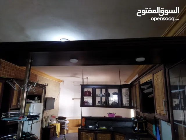 215 m2 4 Bedrooms Townhouse for Sale in Irbid Hakama