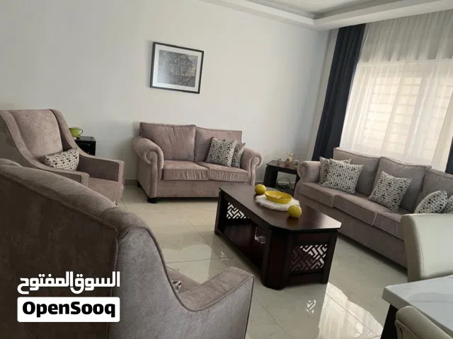 كنب بحاله جيدة للبيع