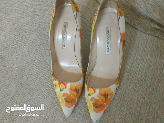 Manolo Blahnik heels handmade in Italy