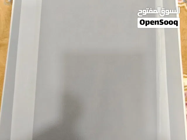 Apple iPad 128 GB in Al Sharqiya