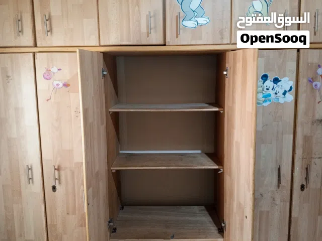 خزانه لاتيه وزان طابقين نضيفه جدا