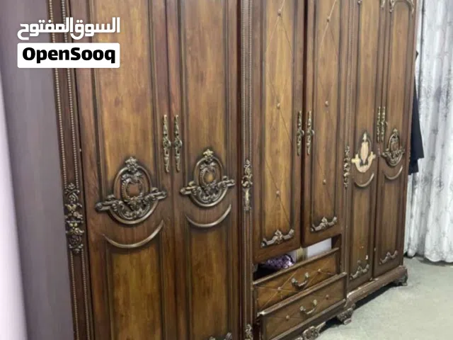 خزانه 6 درف و تخت مجوز ومرأه حائط للبيع بسعر مغري