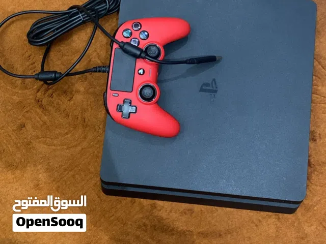 بليستيشن 4 مستعمل مع كنترولر