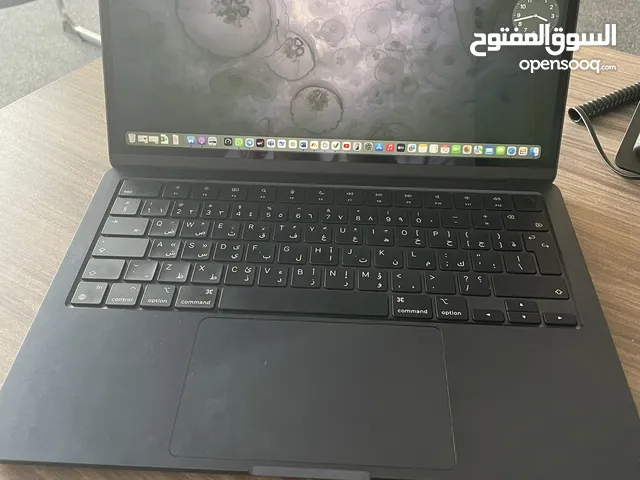 ماك بوك اير m2 استخدام قليل جدا