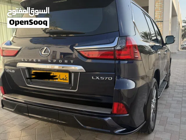 لكزس LX 570 موديل 2016 كحلي مستعملة بحالة ممتازة مع مواصفات خليجية جميع الصيانه والخدمات في الوكاله