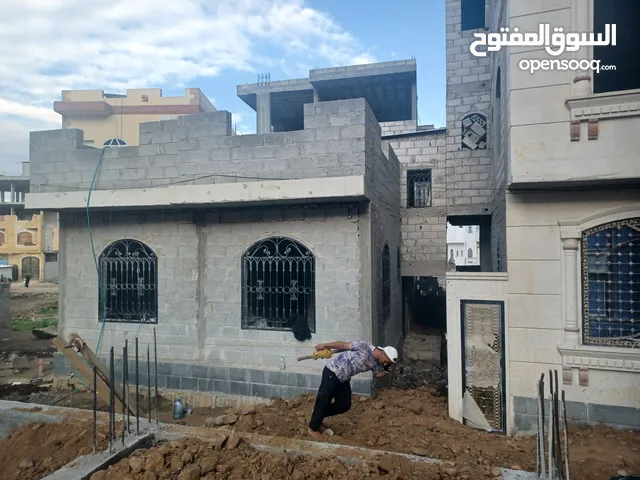 80 m2 3 Bedrooms Townhouse for Sale in Sana'a Hezyaz