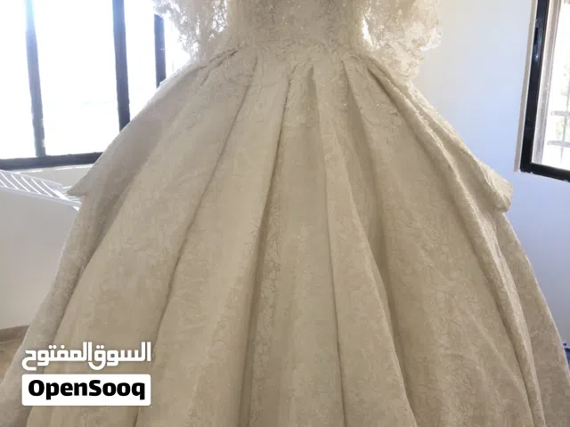 فستان زفاف للبيع