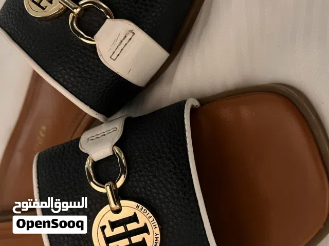 Title: Tommy Hilfiger Black & Brown Monogram Slide Sandals – Size 39 (Like New)