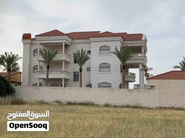 معاذ السعدون لكافة اعمال القرميد والديكور  أكواخ خشبية مظلات خشبية براغولا وكافة اعمال صيانة الكرميد