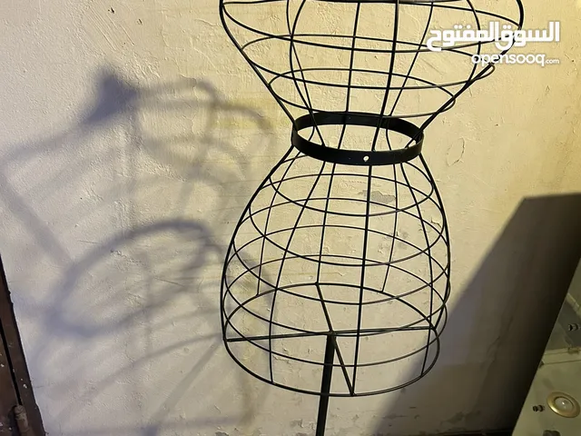 منكان ملابس مجسم شبه جديد طول 60انش والعرض 15انش