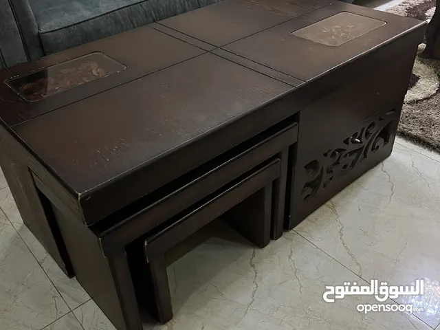 طاولة غرفة جلوس