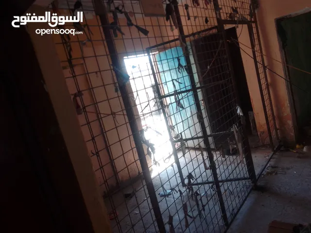 مشبش وبي باب مخاد سفنج وحده بالف غراض حاجه 500