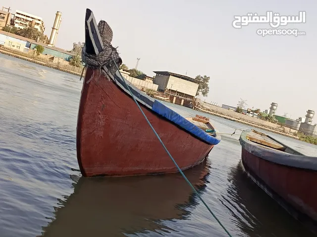 بلم فيبر كلاص قطع تفصال جديد قبل 5لشهر نزل لشط وما مشتغلة بي بعدة كلش نضيف الطول 13ذراع بلم كلش نضيف