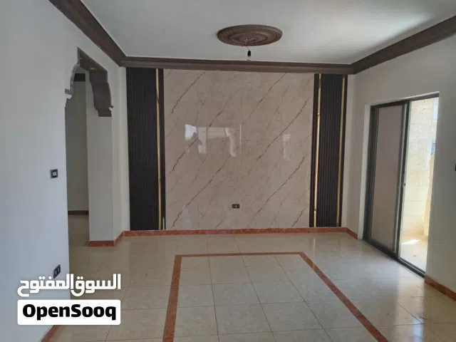 شقة للبيع في البيادر قرب مسجد الهدى والحاووز طابق اول بناء حجر