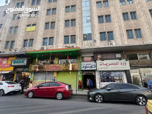 مكاتب للايجار في جبل الحسين بموقع مميز على الشارع