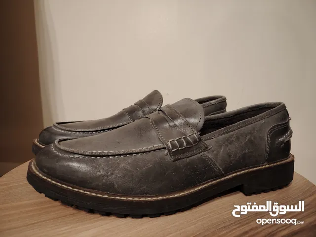 السلام عليكم ورحمة الله وبركاته حذاء جلد طبيعي صناعة إيطاليه جوده ربي يبارك