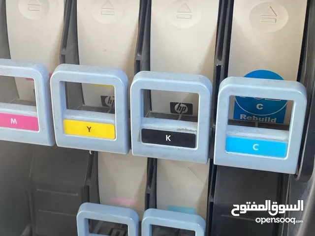 HP LATEX DESIGNJET L26500 ماكنة طباعة لتكس اوت دور بحالة ممتازة للبيع معاها اغراضها ورولاتها ع
