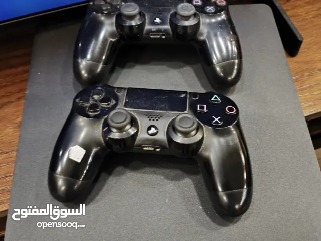 بلايستيشن 4 مستعمل للبيع مع 2 ايد والعاب
