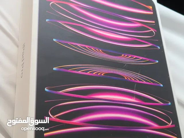 Apple iPad pro 4 128 GB in Abu Dhabi