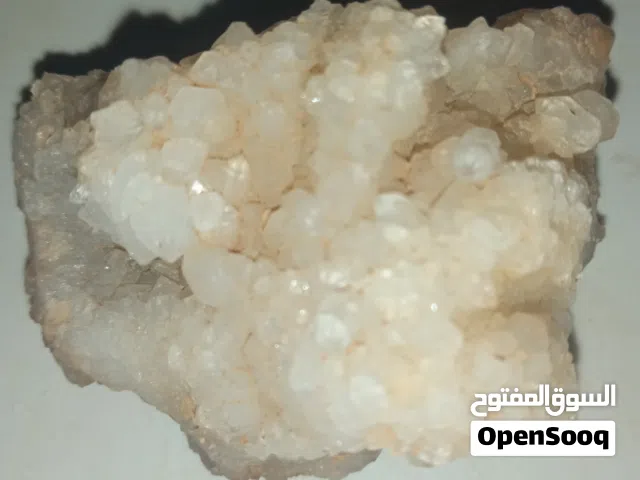 احجار كريمة للبيع