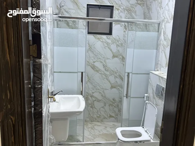 شقةة ارضيةة بموقع مميز بلزرقاء الجديدة بجانب مدلرس الهدى والنور ،الشرا ما بقصررر معاه،اقساط وكاش