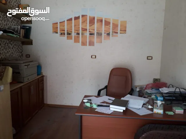 مكتب للإيجار في سوق الجمعة