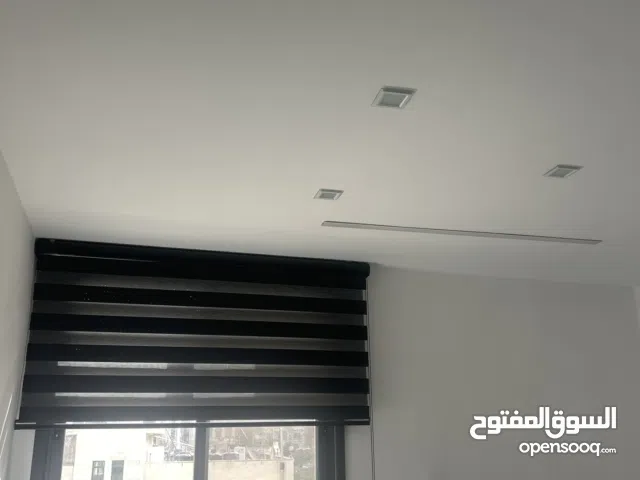 مكتب للايجار بمنطقة حيوية وسعر مناسب