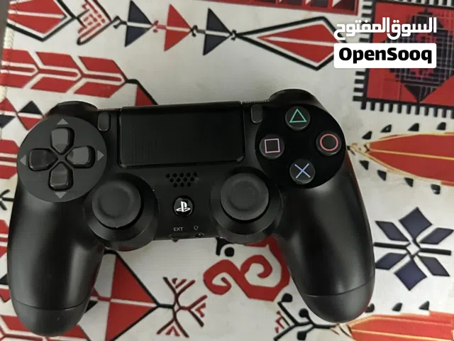 يدي سوني 4 استعمل خفيف جدا