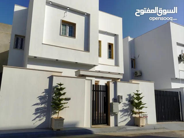 255 m2 More than 6 bedrooms Villa for Sale in Tripoli Ain Zara