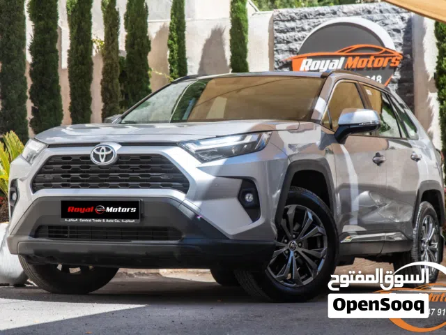 2025 Toyota RAV 4 XLE