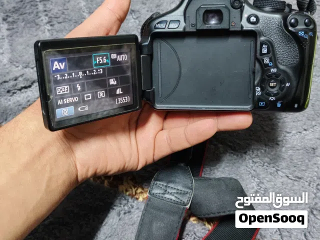 كاميرا كانون 600d نظيفة جدا مع جميع ملحقاتها