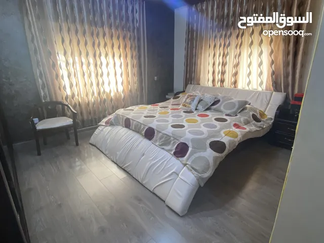 غرفة نوم تفصيل للبيع مع فرشة طبية