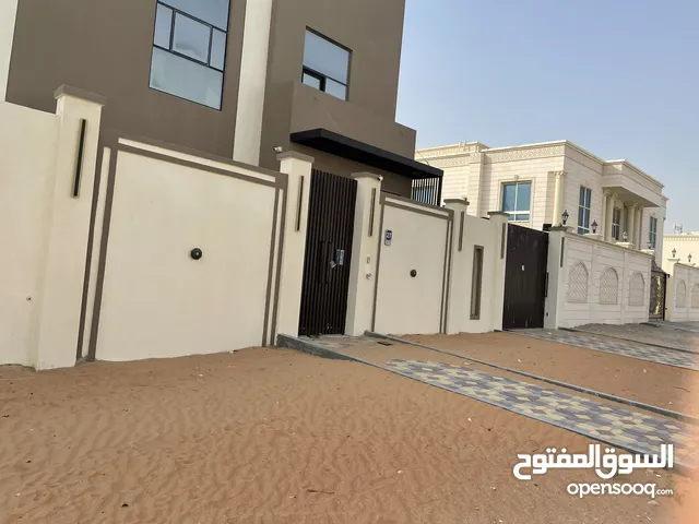 750 m2 More than 6 bedrooms Villa for Rent in Abu Dhabi Al Rahba