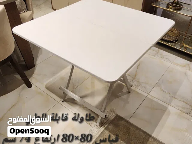 طاولتين خشب تنفتح و تتسكر بحالة جيدة