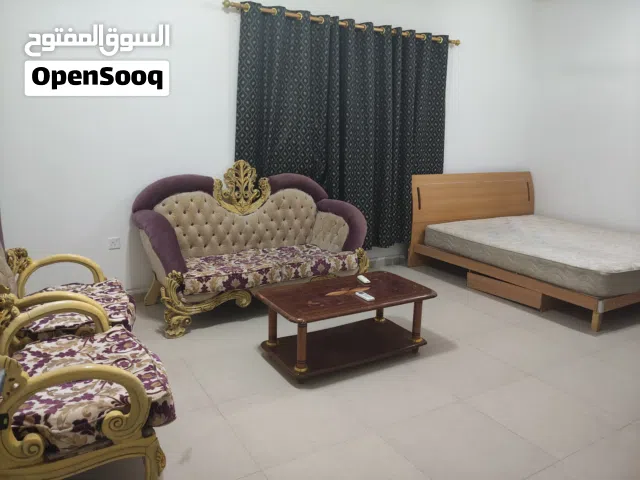 غرفة وحمام بفيلا بالغبره مفروش بالكامل شارع 18نوفمبر بجوار نفط عمان ويوجد غرفه وحمام مفروشه