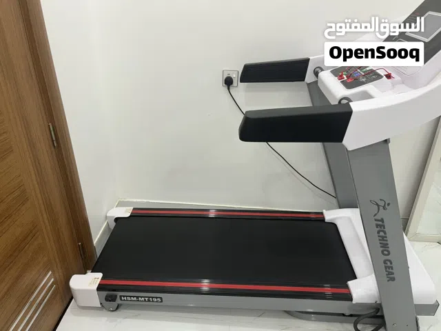 جهاز مشي كهربائي (Treadmill) بحالة ممتازة